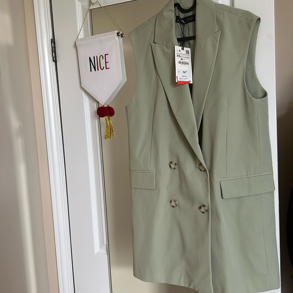 Long vest - Picture 1 of 5